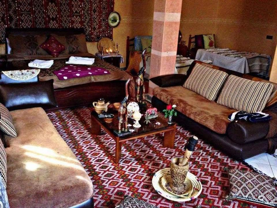 Riad Lala Fatima Узуд Номер фото
